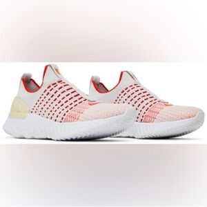 NWOT Nike Women’s React Phantom Run Flyknit 2 running sneaker - Vast Grey Orange